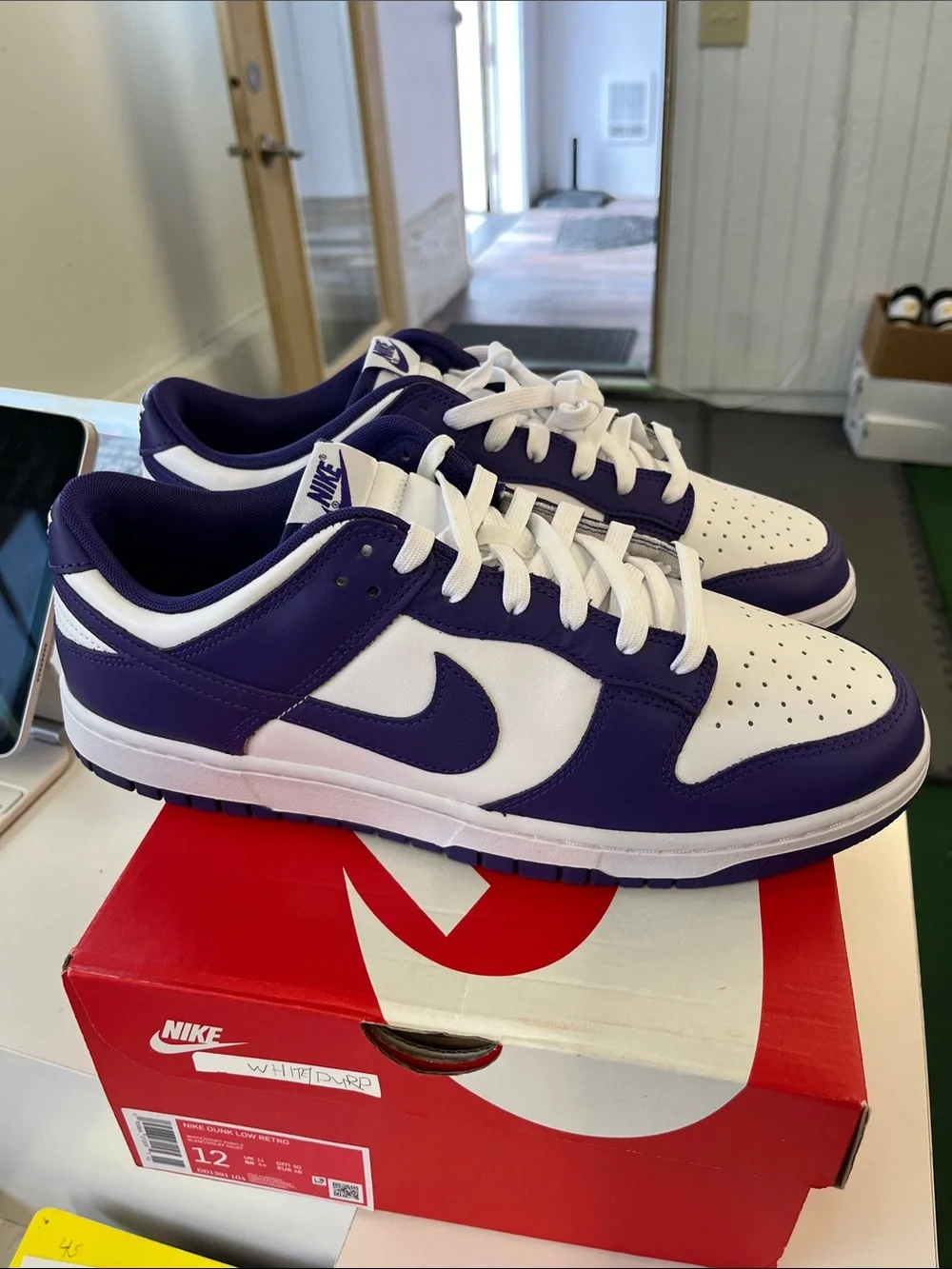 Nike classic low